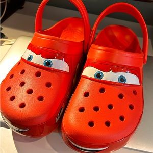 Limited edition Lightening McQueen Crocs-unisex youth/Adult size 8m/10w
